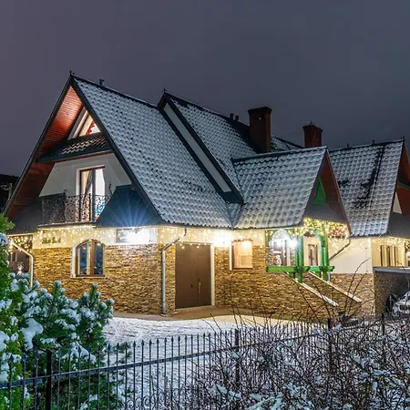 Bed and Breakfast Folkowy Dworek & Fun Murzasichle