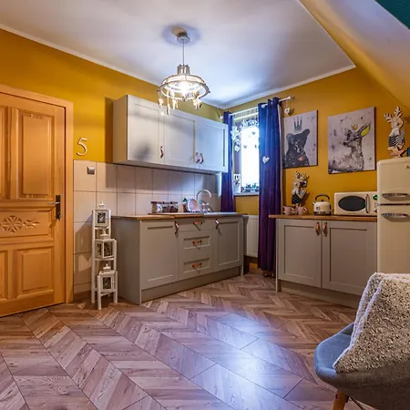 Folkowy Dworek & Fun 3*