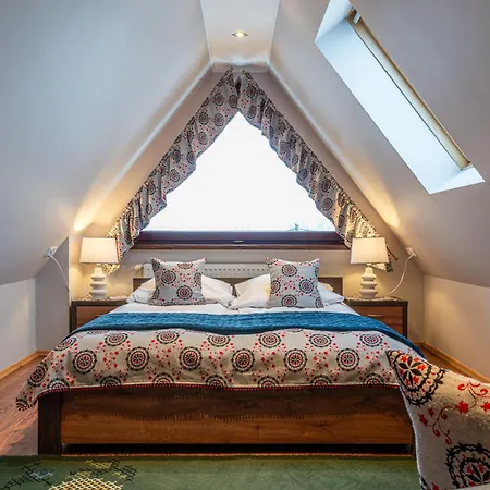 Bed and Breakfast Folkowy Dworek & Fun 3*