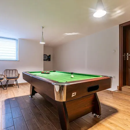 Folkowy Dworek & Fun Bed and Breakfast Murzasichle