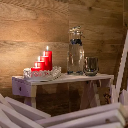 Bed & Breakfast Folkowy Dworek & Fun 3*