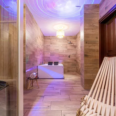 Bed & Breakfast Folkowy Dworek & Fun Murzasichle