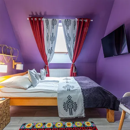 Bed and Breakfast Folkowy Dworek & Fun