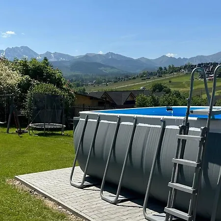 Folkowy Dworek & Fun Bed and Breakfast 3*