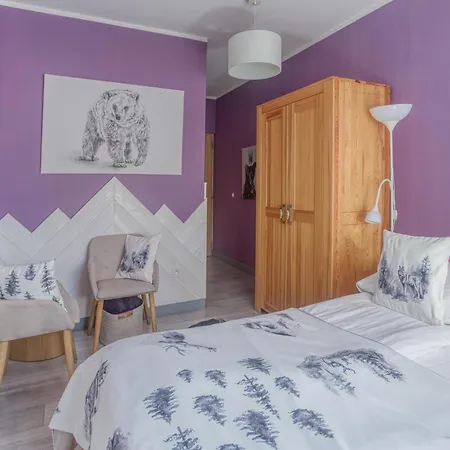 Bed and Breakfast Folkowy Dworek & Fun