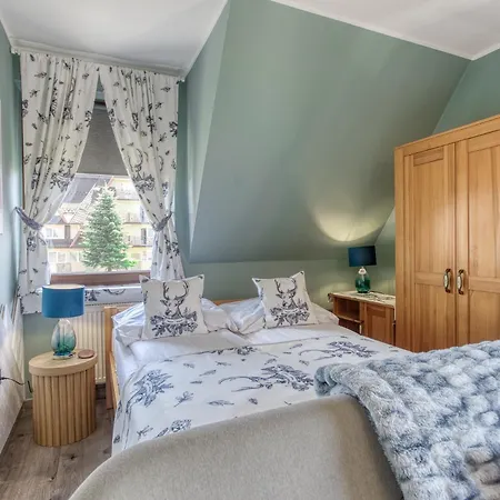 Folkowy Dworek & Fun Bed and Breakfast Murzasichle