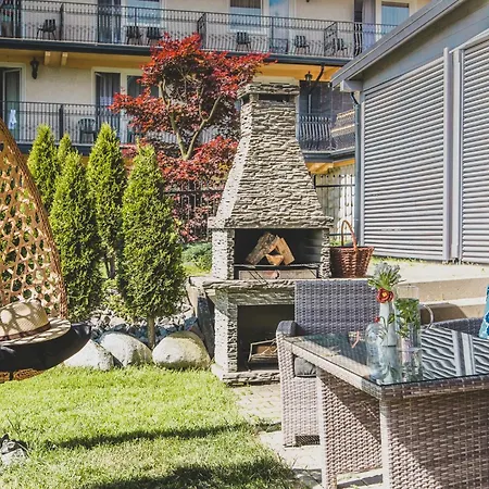 Folkowy Dworek & Fun Bed and Breakfast Murzasichle