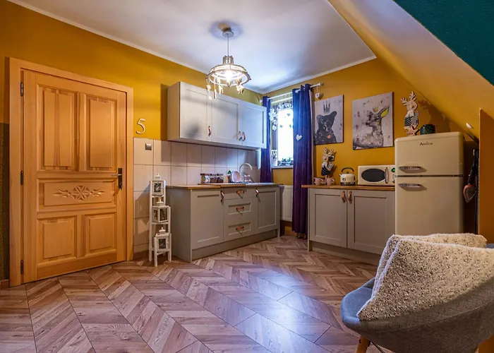 Folkowy Dworek & Fun 3*