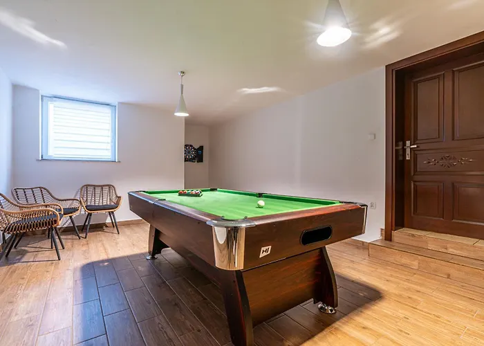 Folkowy Dworek & Fun Couette-café Murzasichle