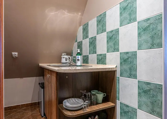 Folkowy Dworek & Fun Couette-café 3*