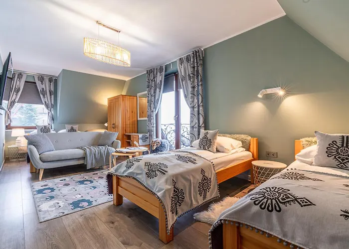 Folkowy Dworek & Fun Couette-café