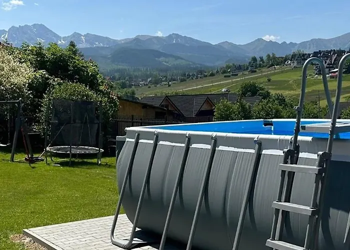 Folkowy Dworek & Fun Couette-café 3*